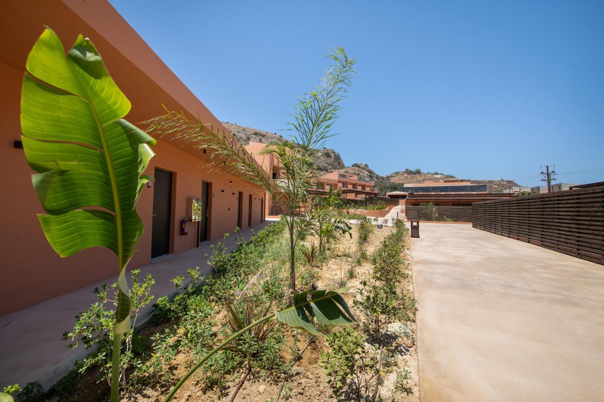 Kiani Beach Resort
